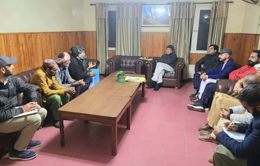وزیر جنگلات وقار احمد نورکا دورہ نیلم، کٹن میں عوامی مسائل سنے